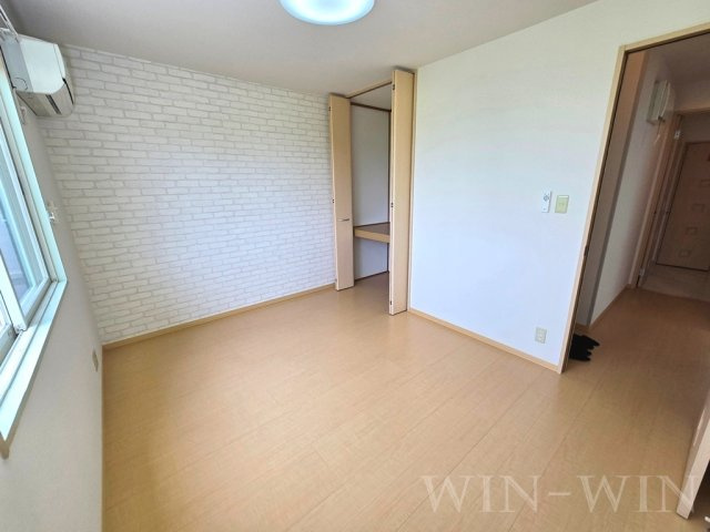 ヴィラージュルピナ B棟の寝室