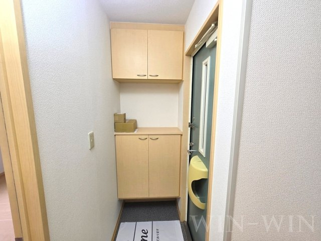 ヴィラージュルピナ B棟の玄関