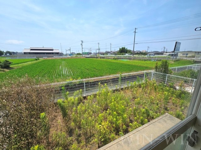 ヴィラージュルピナ B棟の庭