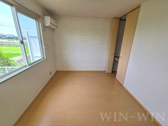 ヴィラージュルピナ B棟の寝室