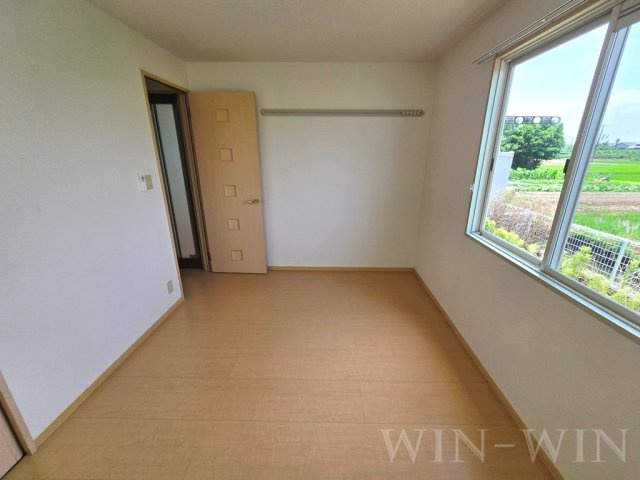 ヴィラージュルピナ B棟の寝室