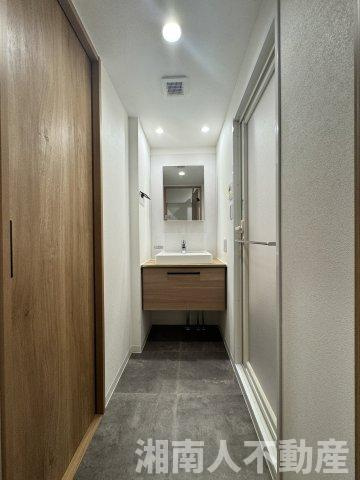 鎌倉・雪ノ下マンションの独立洗面台|独立洗面台で身支度をすべて済ませてしまいましょう