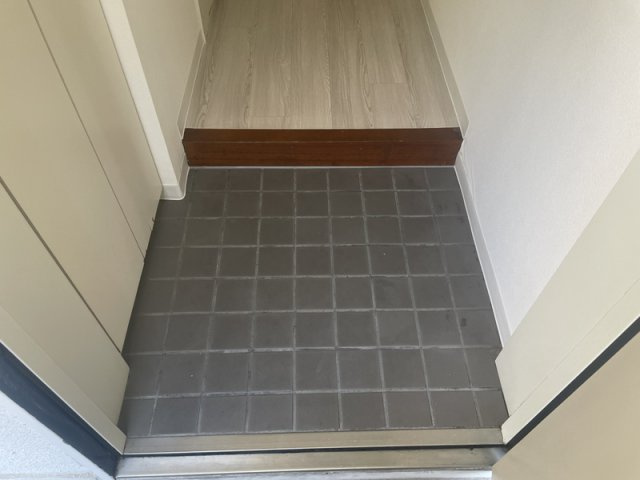 シャトー三和青山の玄関