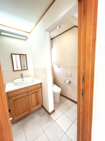 東新井住宅の独立洗面台|独立洗面台、朝の身支度には欠かせません