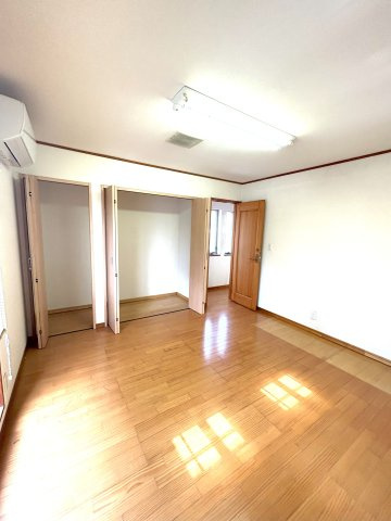 東新井住宅の洋室|個人の部屋や寝室として使える洋室です