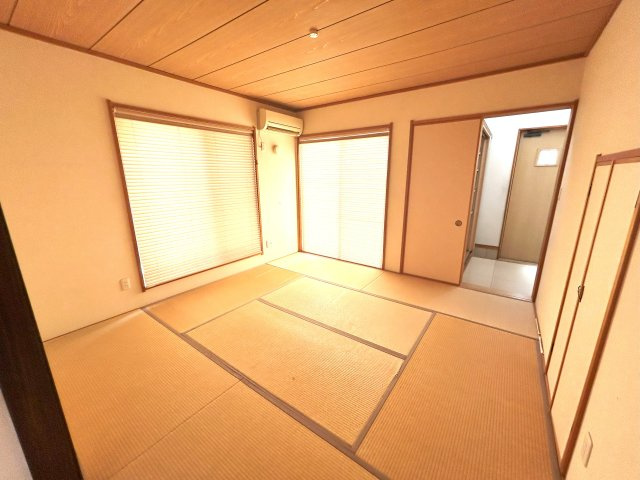 東新井住宅の和室|畳の上でゆっくりとくつろげる和室です