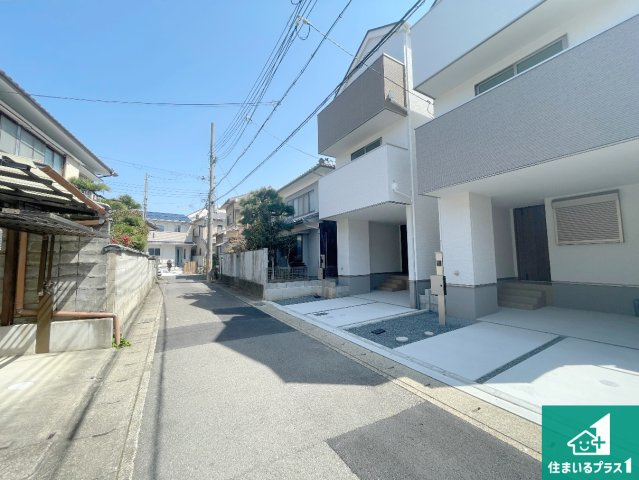 京都市右京区太秦上ノ段町　第2期　新築一戸建ての前面道路含む現地写真|車通りの少ない前面道路！お子様がいらっしゃるご家族でも安心！