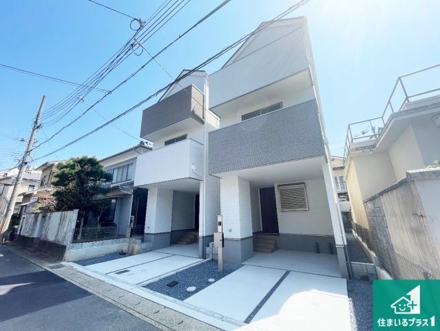 京都市右京区太秦上ノ段町　第2期　新築一戸建ての外観|周辺は落ち着いた街並みの住宅地！子育てがしやすい住環境です！まだ未完成ですが、現地でしかわからない事もございます。是非一度ご覧ください。
