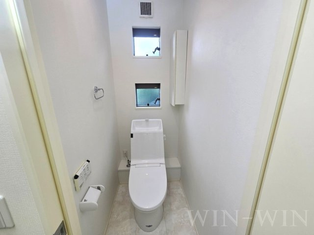 原町字峯畑戸建のトイレ