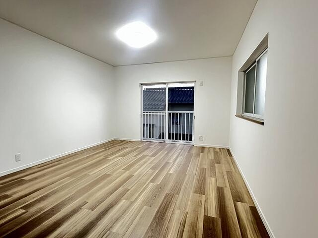 小牧市光ケ丘４丁目の洋室