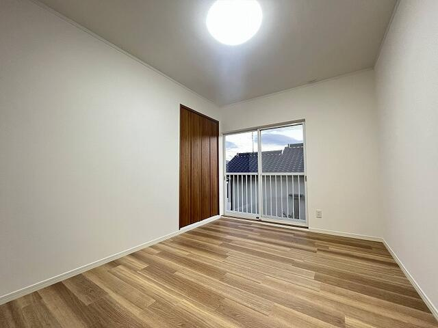 小牧市光ケ丘４丁目の洋室