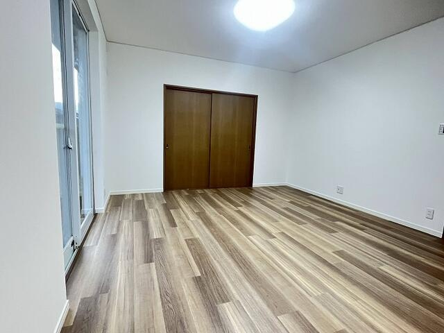 小牧市光ケ丘４丁目の洋室