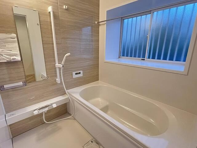 小牧市光ケ丘４丁目の浴室