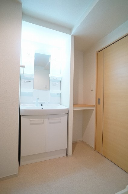 メゾン　ＭＯＲＩＫＯの独立洗面台|洗面所