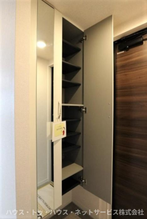 リバービレッジの玄関