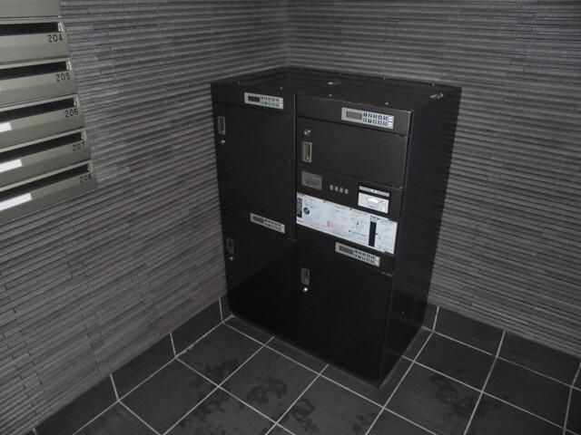 グランドゥール向ヶ丘のその他共用部分|宅配ボックス
