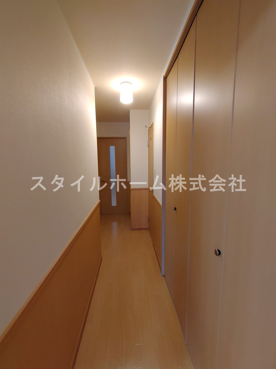 ライフイン・セイフィールドの内装|同建物内別部屋の写真です。