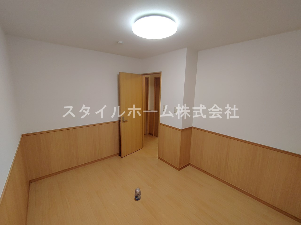 ライフイン・セイフィールドの洋室|同建物内別部屋の写真です。