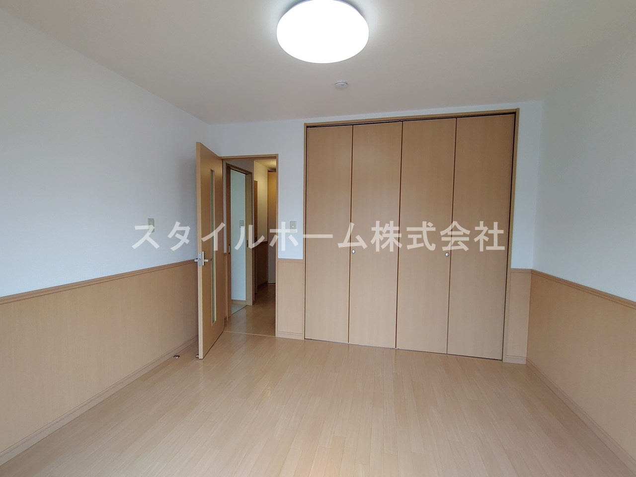 ライフイン・セイフィールドの洋室|同建物内別部屋の写真です。