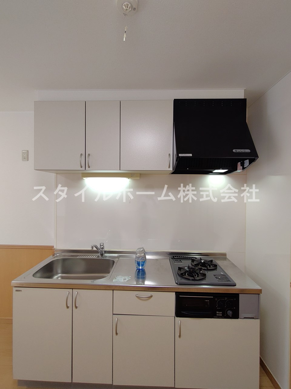 ライフイン・セイフィールドのキッチン|同建物内別部屋の写真です。