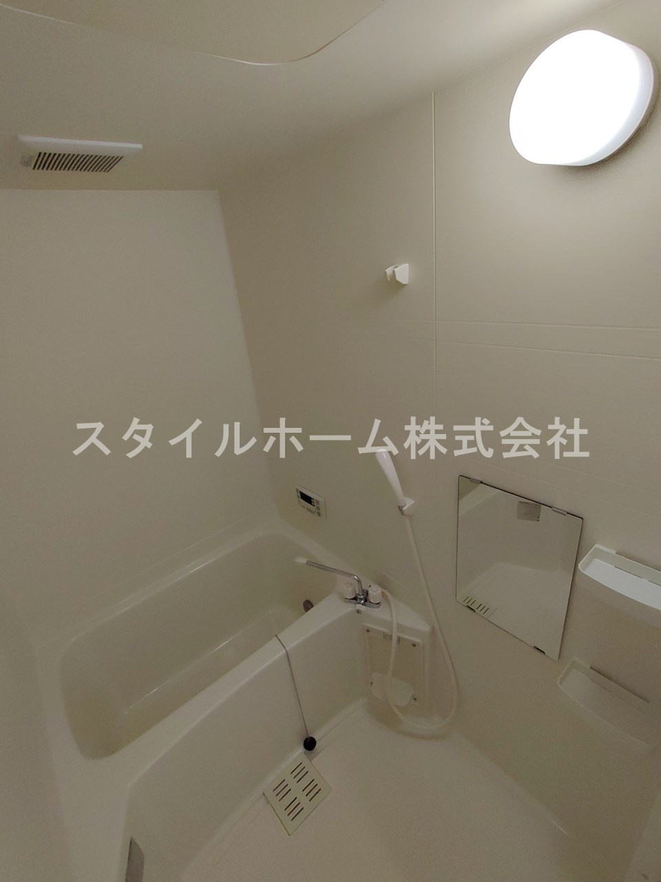 ライフイン・セイフィールドの浴室|同建物内別部屋の写真です。