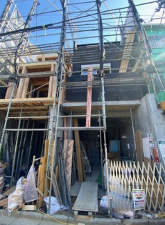 【外観】 | 新築戸建て/中野2棟現場 | 車通リが少なく小さなお子様も安心です。