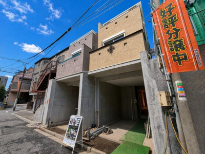 【外観】 | 新築戸建て/中野2棟現場 | 閑静な住宅街、車通り少ない前面道路