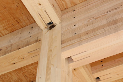 【周辺】 | 新築戸建て/中野2棟現場 | ストロングジョイント工法は接合部に専用金物を使用、木材の断面欠損が少なく、耐震性・耐久性に優れています