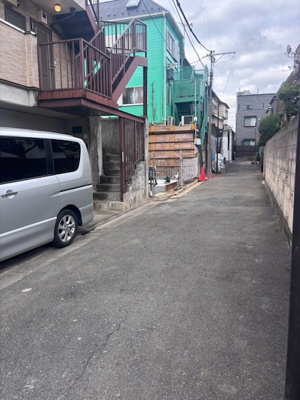 【外観】 | 新築戸建て/中野2棟現場 | 車通リが少なく小さなお子様も安心です。