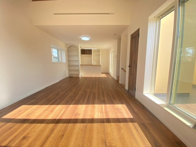  | 新築戸建て/中野2棟現場 | 施工例：ワックス不要・抗菌対応、車イスを使用してもキズがつきにくいフローリング