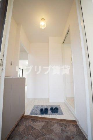 ファーストエリアの玄関