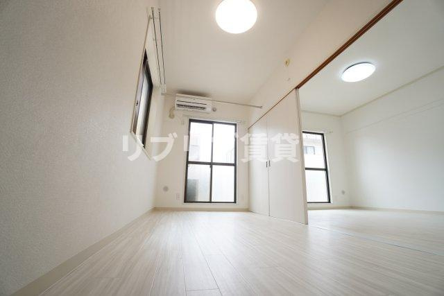 ファーストエリアの居間・リビング