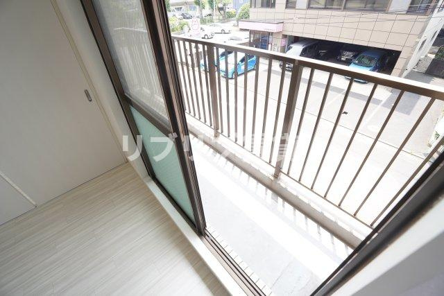 ファーストエリアのバルコニー