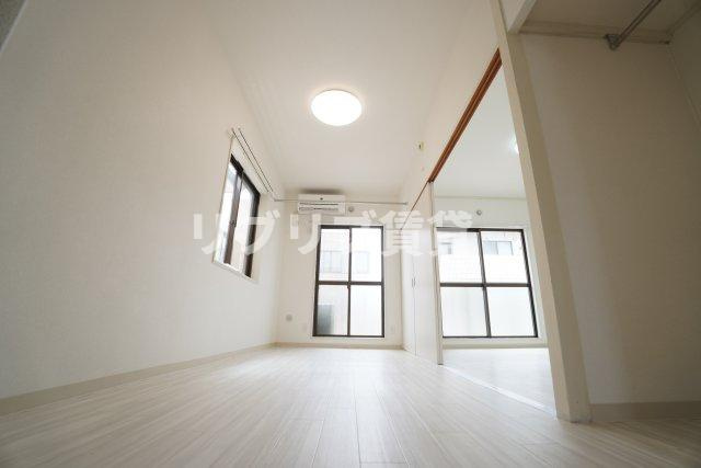 ファーストエリアの居間・リビング