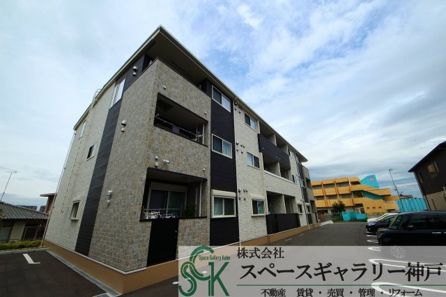 マカニカイ江井島の外観