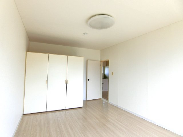 サンヴィレッジシラハタⅡの洋室