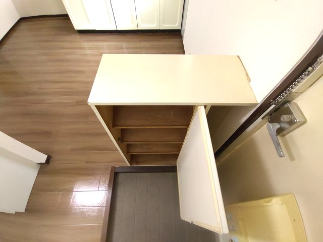 フレンドハイツの玄関