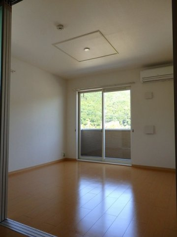 パストラルＳ　Ｃ棟の居間・リビング|使いやすいリビングです