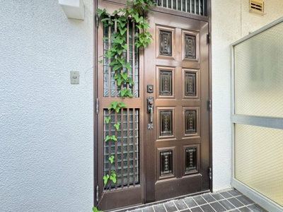 【玄関】 | 吹田市佐竹台1丁目貸家