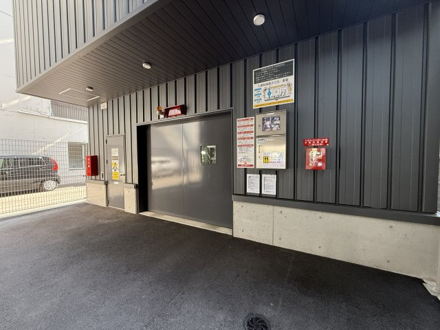 ジオ松山勝山通りの駐車場