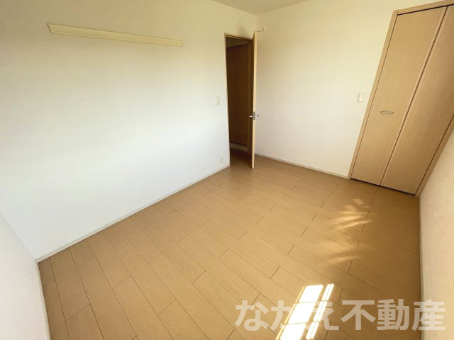 【寝室】 | 広くて明るい寝室