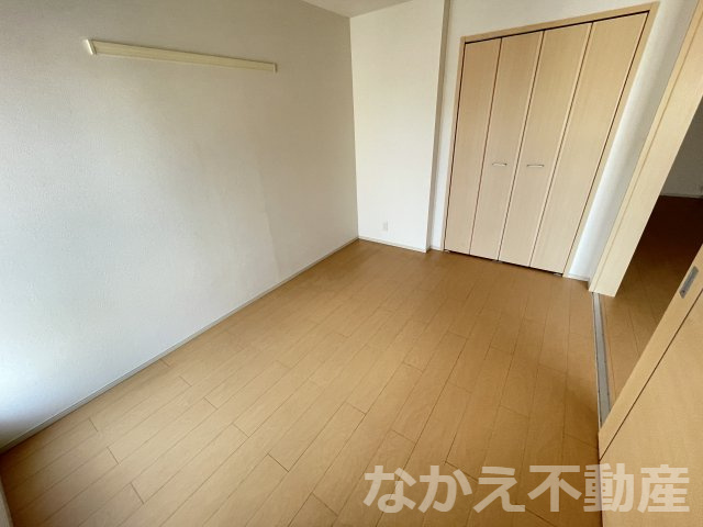 【寝室】 | 落ち着いた色調の寝室です