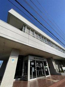 船橋市東図書館まで2547m