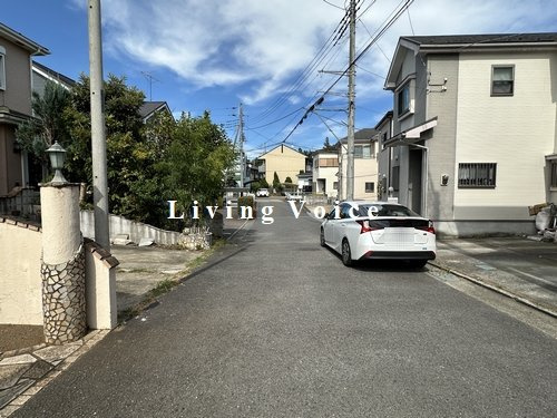 【前面道路含む現地写真】 | 【仲介手数料０円】厚木市長谷　中古一戸建て | 厚木市長谷　中古一戸建て