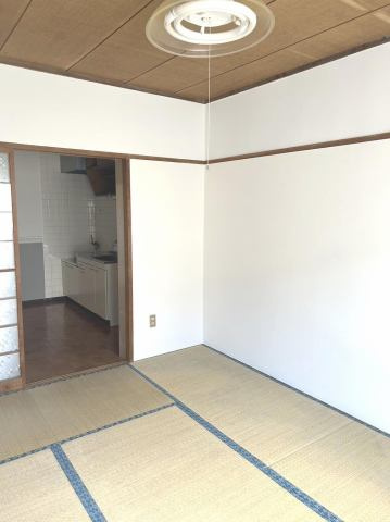 長江ハイツの和室