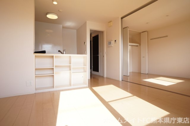 ヴィラはるかぜＡの居間・リビング