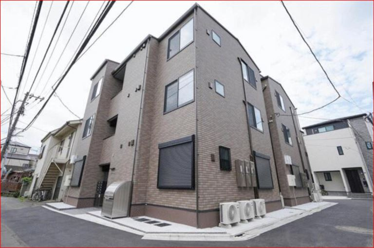 板橋区本町のアパートの外観