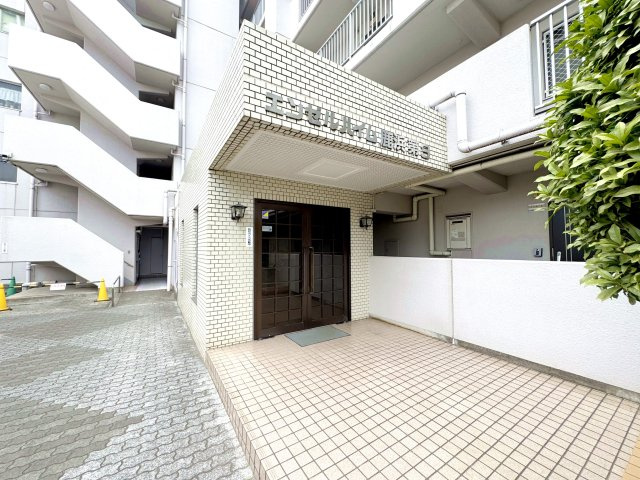 エンゼルハイム鹿浜第3のエントランス