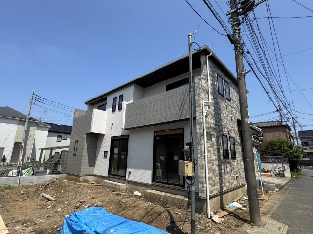 三郷市鷹野１丁目新築戸建【八木郷小学校：2分】の外観|現地外観・6月29日撮影・もうすぐ完成！
