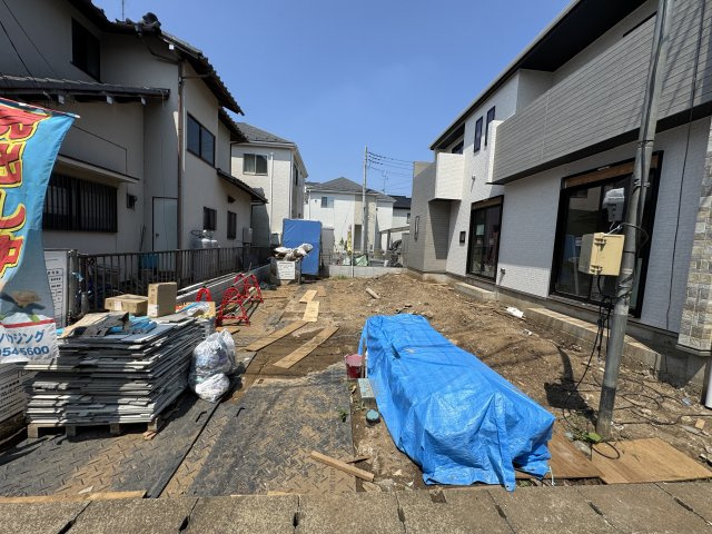 三郷市鷹野１丁目新築戸建【八木郷小学校：2分】の駐車場|駐車スペース・並列２台駐車可